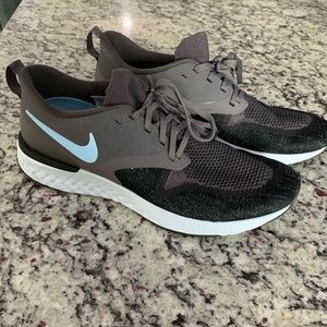 Nike Oddysey React